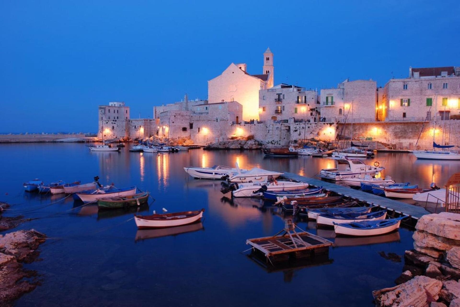 B&B A Pochi Passi Dal Mare Giovinazzo Exterior photo
